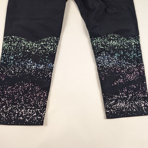 L. L. Bean Women's Boundless Performance Capri leggings grey pattern size Medium - Picture 5 of 9